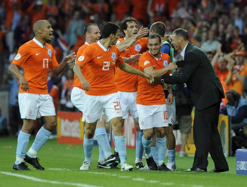 Euro 2008. La festa con l&#39;Olanda nel match contro l&#39;Italia vinto 3-0. Ansa